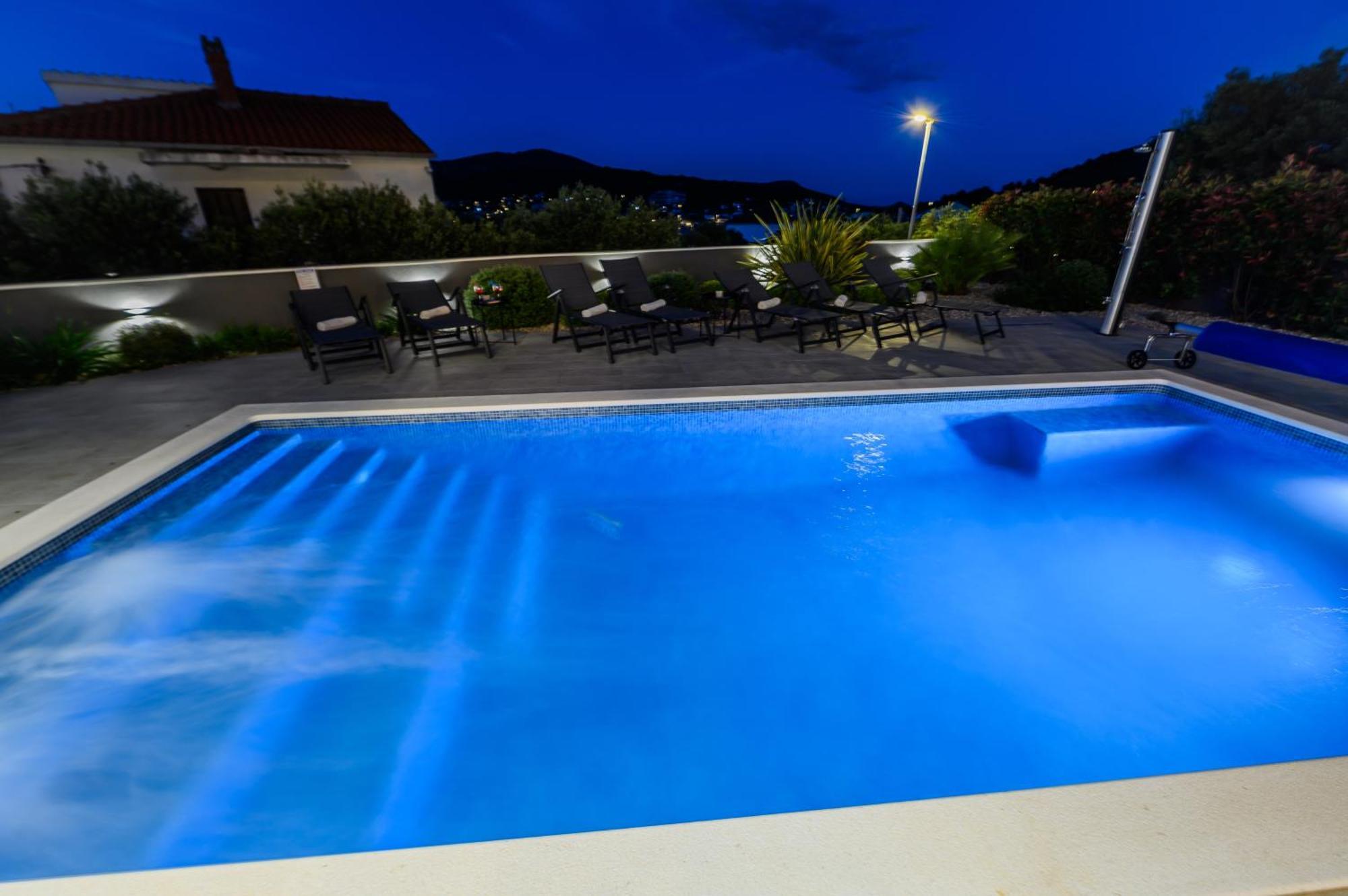 Villa Kapetanova Lanterna Luxury Apartment Barka With Heated Pool Vinišće Buitenkant foto