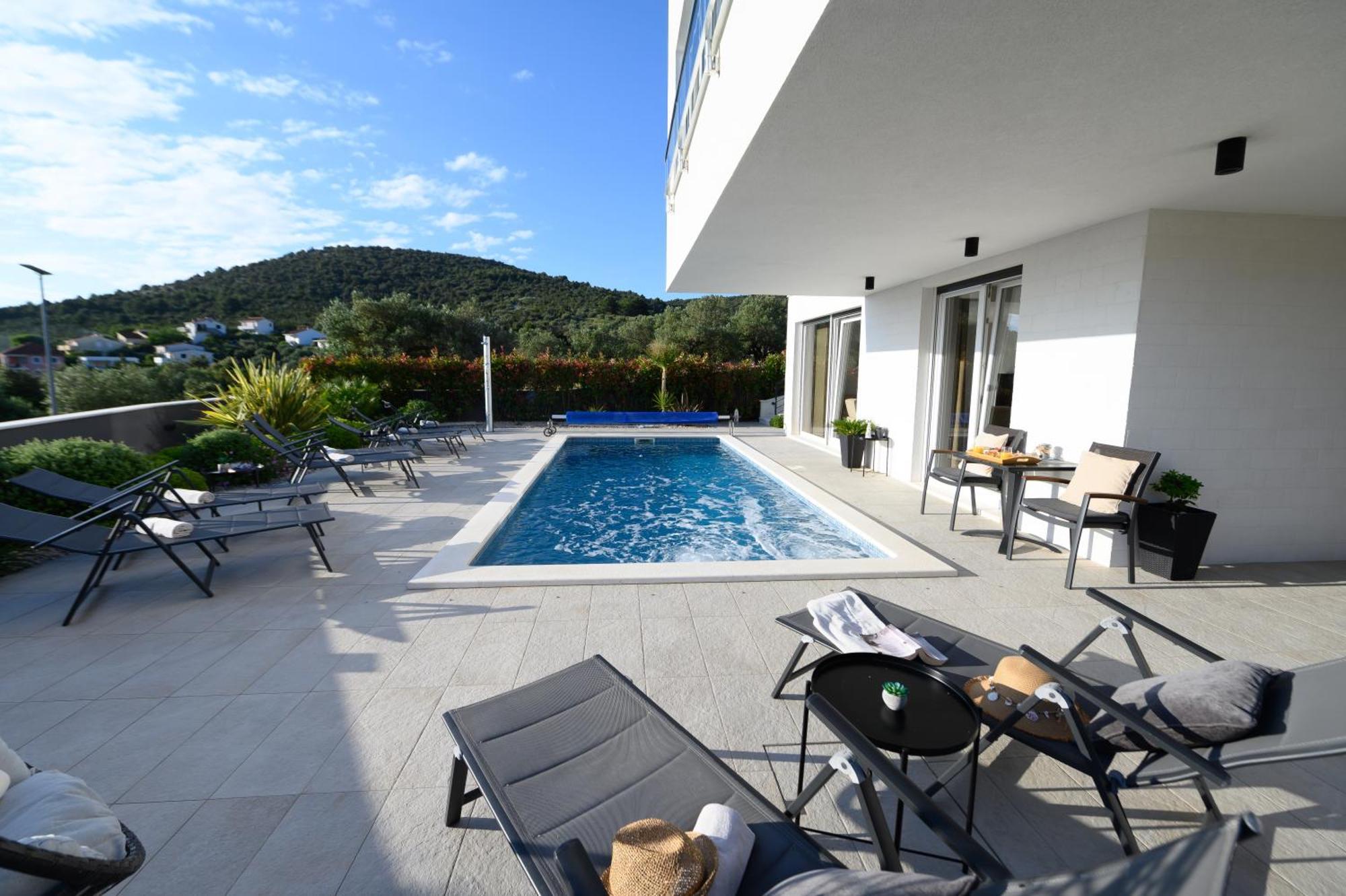 Villa Kapetanova Lanterna Luxury Apartment Barka With Heated Pool Vinišće Buitenkant foto