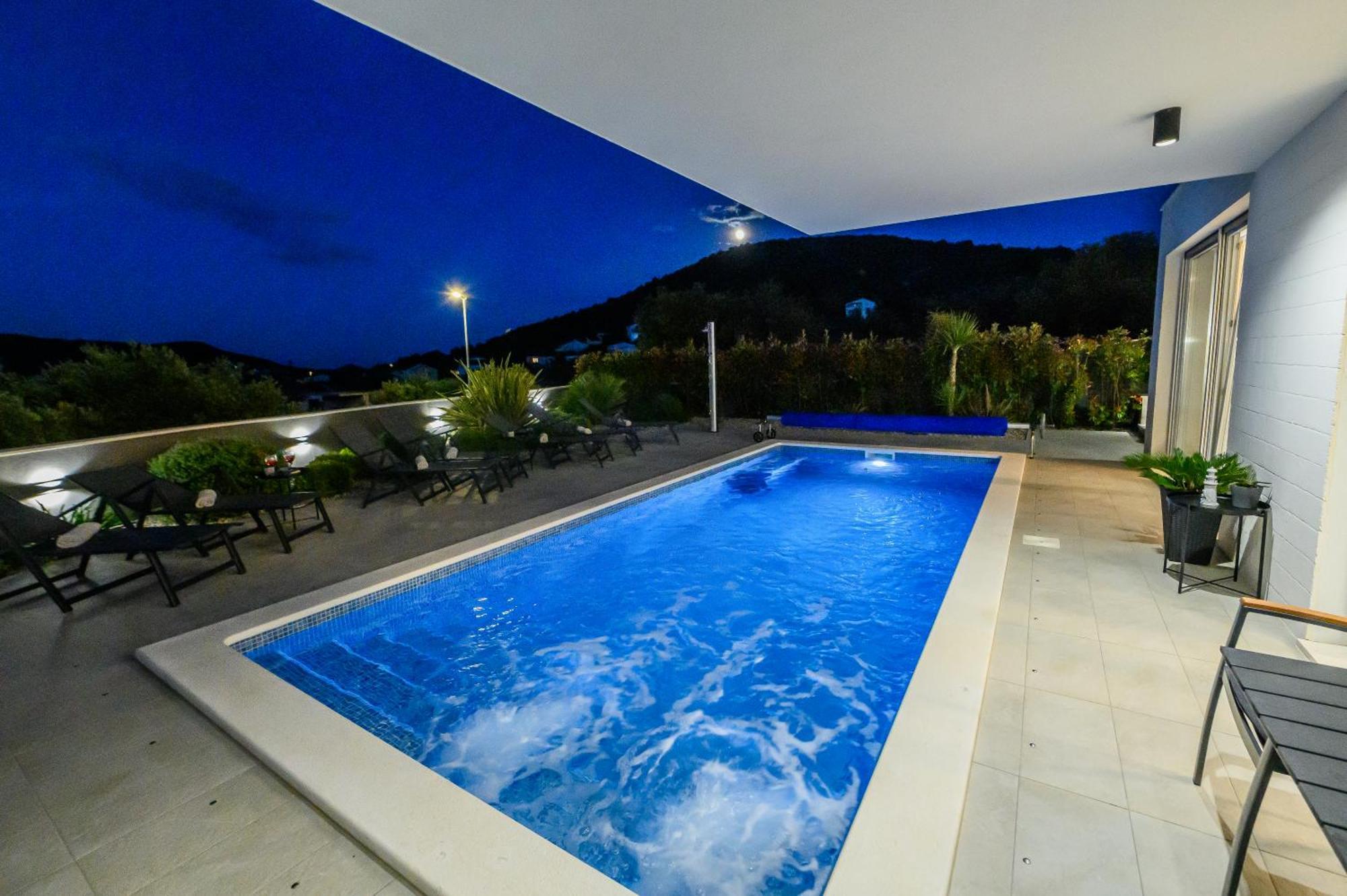 Villa Kapetanova Lanterna Luxury Apartment Barka With Heated Pool Vinišće Buitenkant foto