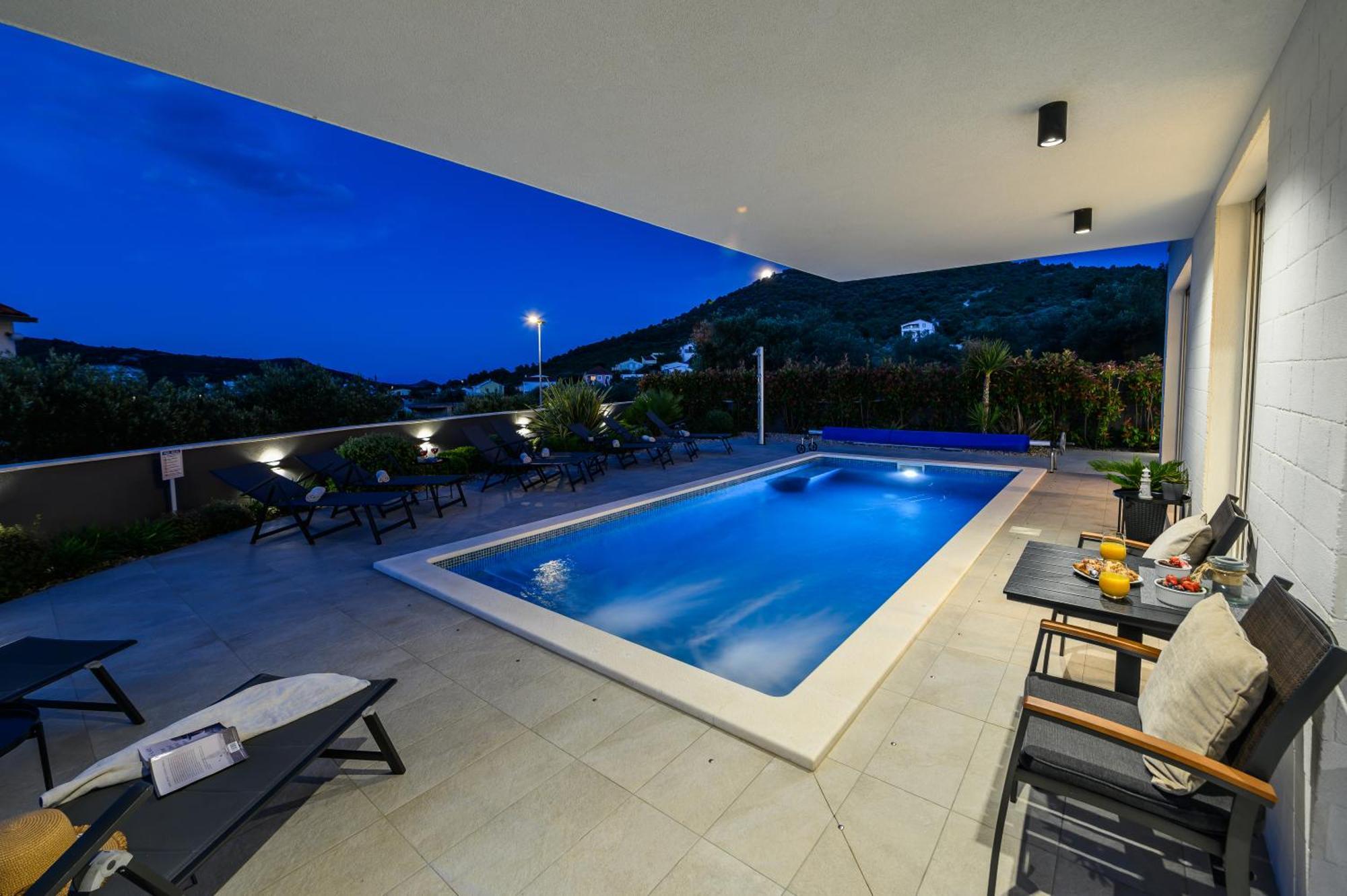 Villa Kapetanova Lanterna Luxury Apartment Barka With Heated Pool Vinišće Buitenkant foto